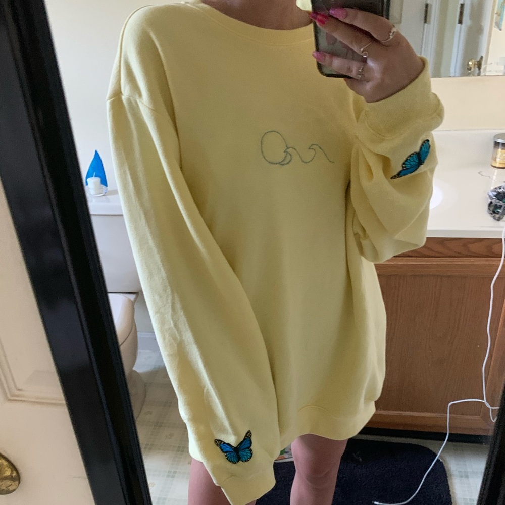 pale yellow butterfly wave crew neck sweatshirt